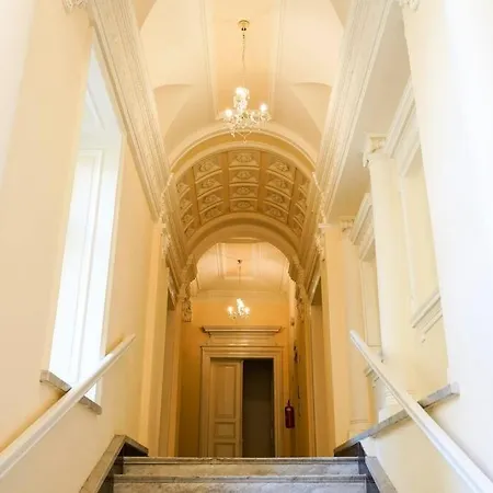 Centrally Located Gem In Appartamento *