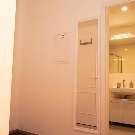 Appartamento Centrally Located Gem In *